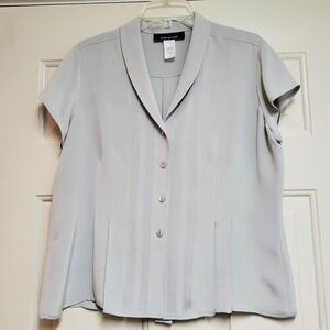 JONES NEW YORK Dove Grey Short Sleeve Shawl Collar Silk Button Down Blouse (14)